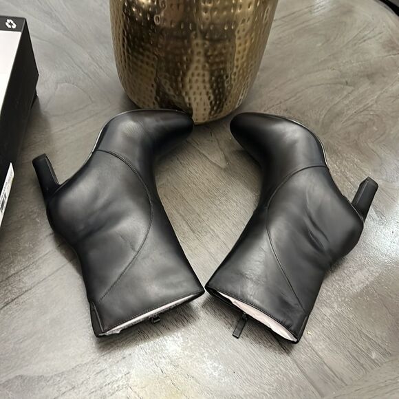 Naturalizer Harlene Leather Bootie (Women) - Picture 8 of 11